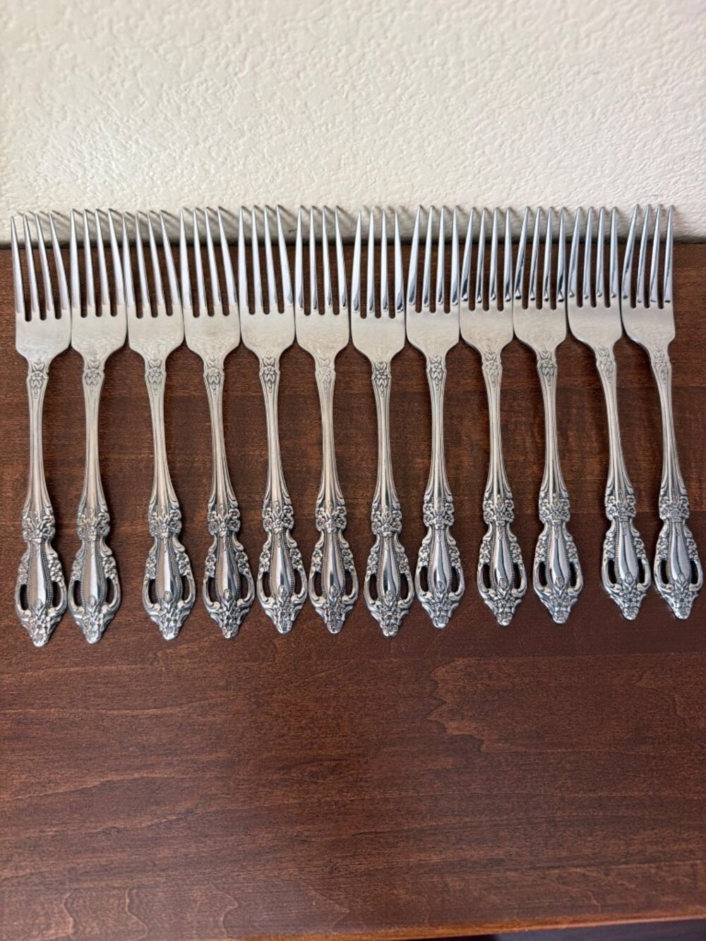 Set of 12 Oneida Distinction Deluxe HH Raphael Stainless Dinner Forks 7.25" Repl - Picture 3 of 16